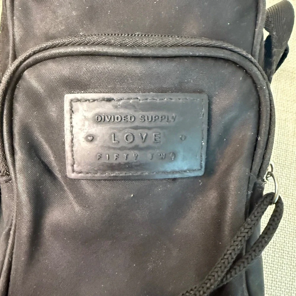 H&M Divided Supply Black Crossbody Bag Mini Messenger Pouch Travel Festival - Picture 3 of 5